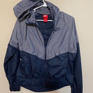 Like new Women’s Nike windbreaker jacket